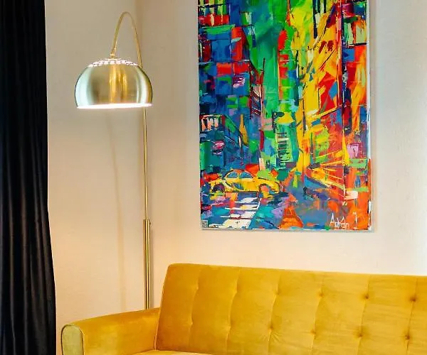 Centro Aparthotel 3*